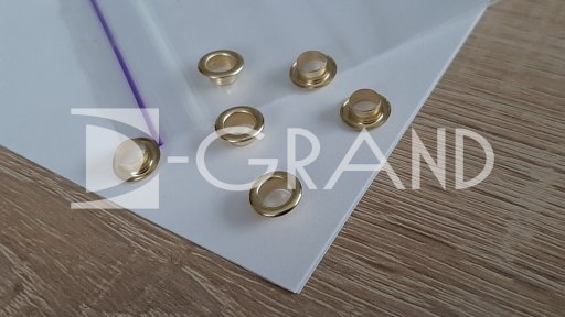 Набір маленьких люверсів для кріплення стендів